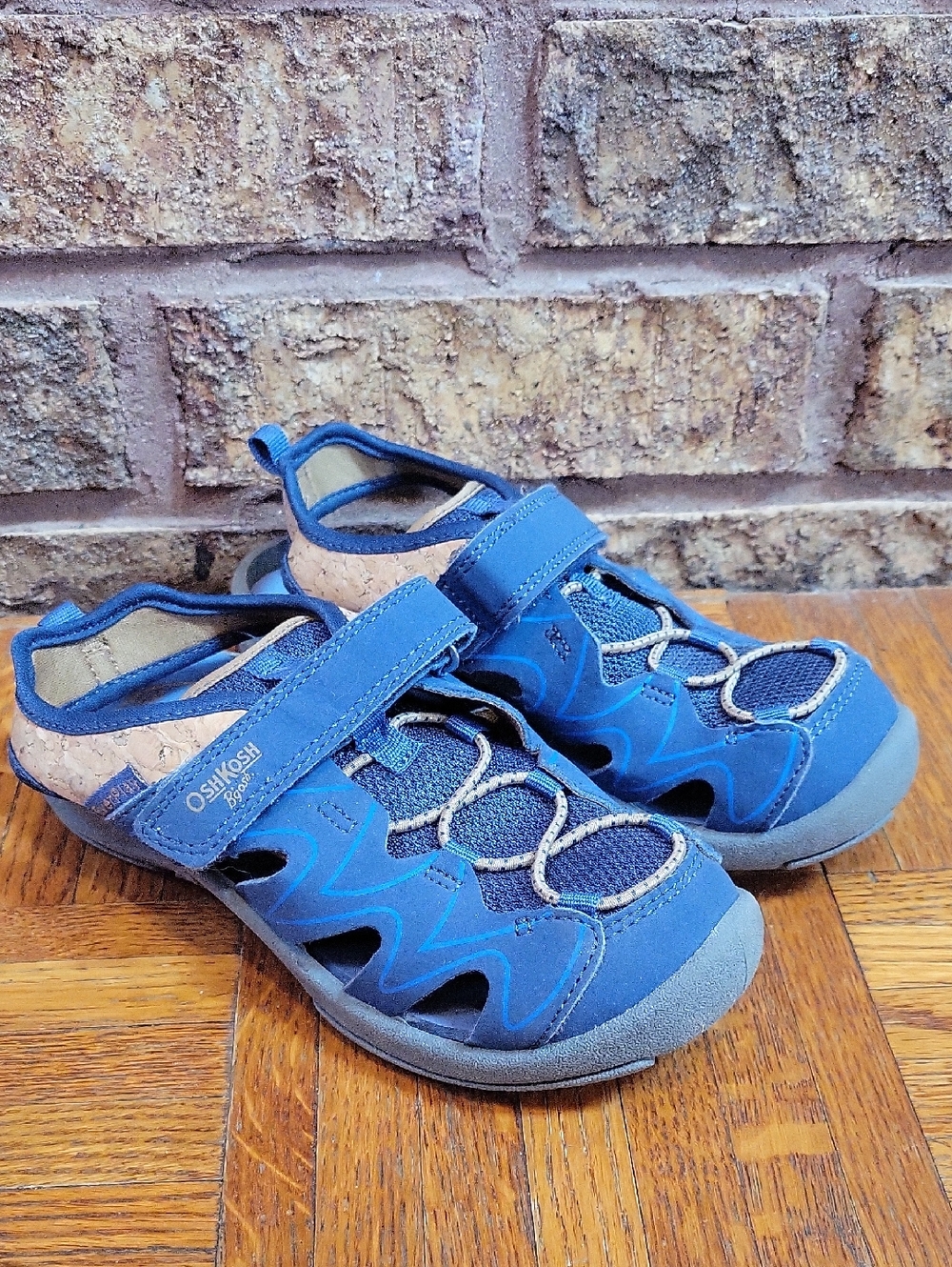 OshKosh B'gosh Kids Closed Toe Sandals Size 13 Like New